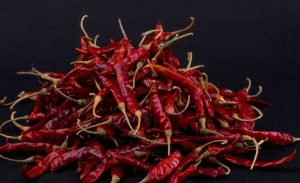 Mandi Bhav: सूखी लाल मिर्च हुई महंगी, 70 हजार रुपये क्विंटल रेट.. 55 फीसदी बढ़ी कीमत Mandi Bhav: सूखी लाल मिर्च हुई महंगी, 70 हजार रुपये क्विंटल रेट.. 55 फीसदी बढ़ी कीमत