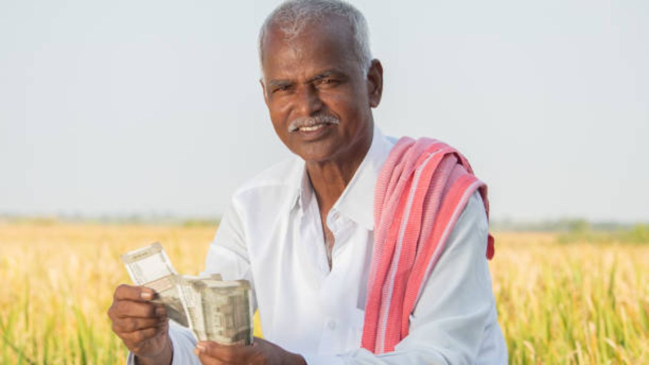 बुढ़ापे में नहीं टूटेगा किसानों का हौसला, इस योजना से हर महीने मिल रहे 3000 रुपये
