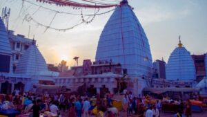 Sawan 2025: न कुंभ, न कोई आयोजन, फिर भी लगता है भक्तों का मेला, यहां बिना पाप-पुण्य देखे शिव देते हैं मोक्ष! Sawan 2025: न कुंभ, न कोई आयोजन, फिर भी लगता है भक्तों का मेला, यहां बिना पाप-पुण्य देखे शिव देते हैं मोक्ष!