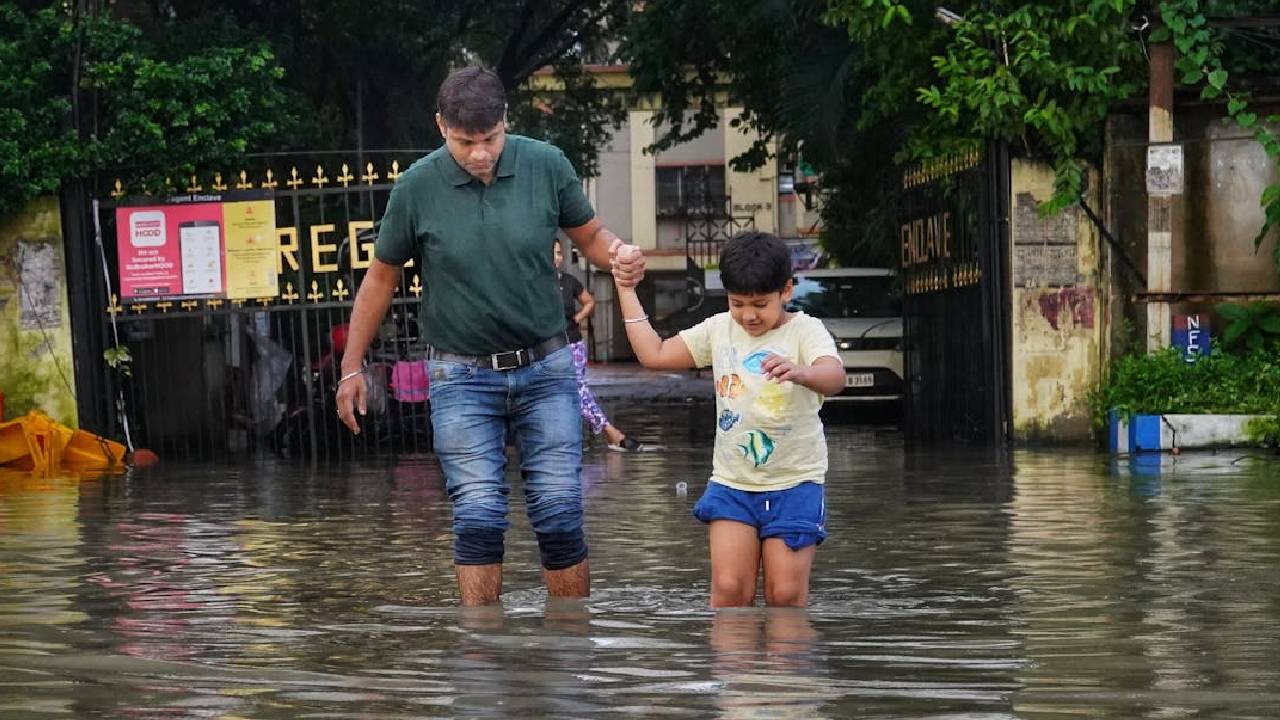 भारी बारिश से पंजाब का हाल-बेहाल, उत्तराखंड समेत इन राज्यों में अलर्ट जारी