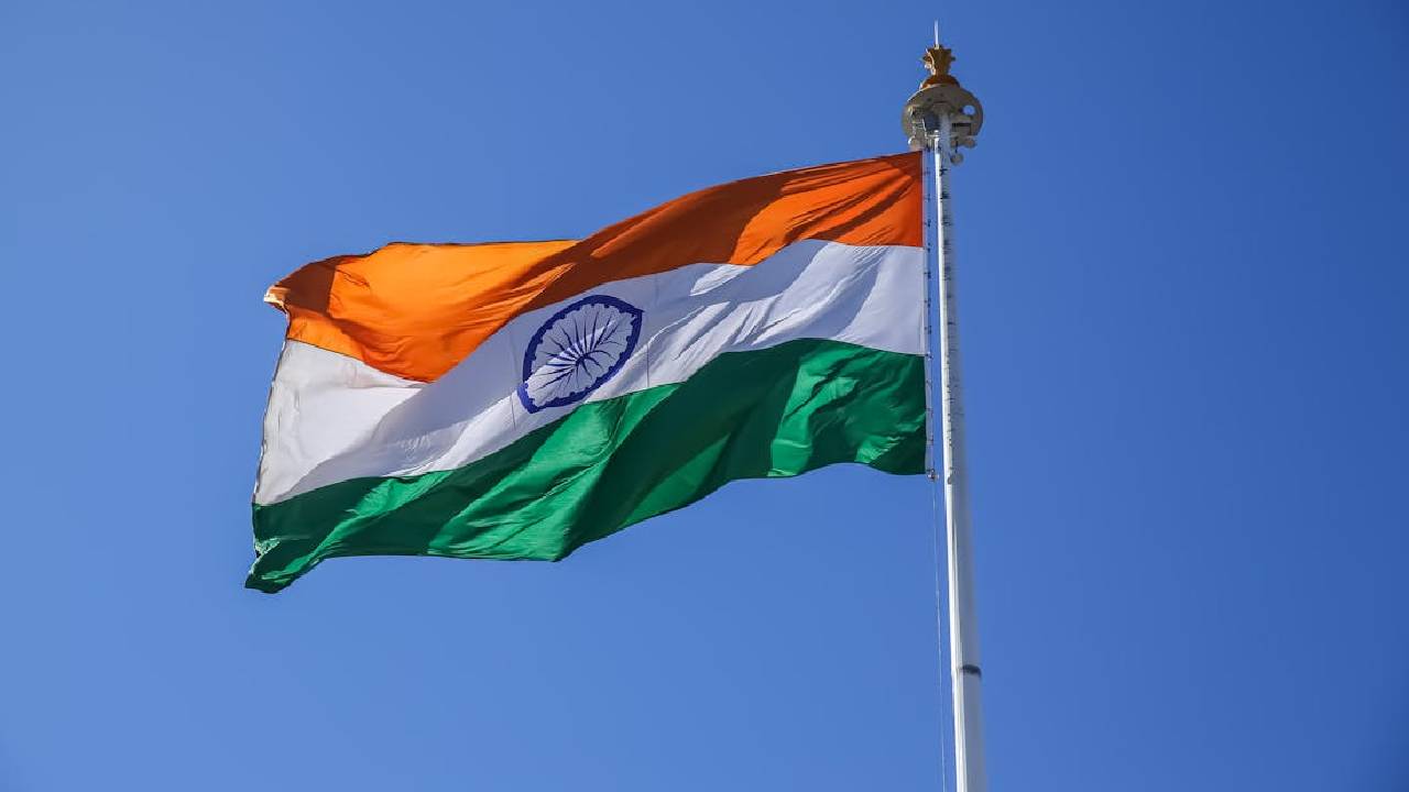 महाराष्ट्र में विरोध: सरकार के खिलाफ 15 अगस्त को खेतों में तिरंगा फहराएंगे किसान, जानिए वजह
