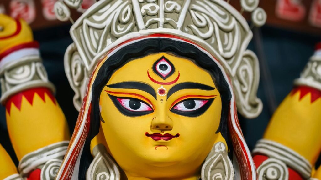 Maa Shailputri: पहले दिन पूजा करने के लिए सुबह 06:28 से 08:20 तक का पहला शुभ मुहूर्त और ब्रह्म मुहूर्त 04:53 से 05:41 तक है. दोपहर 12:08 से 12:56 तक का अभिजित मुहूर्त भी बहुत शुभ माना जाता है. Maa Shailputri: पहले दिन पूजा करने के लिए सुबह 06:28 से 08:20 तक का पहला शुभ मुहूर्त और ब्रह्म मुहूर्त 04:53 से 05:41 तक है. दोपहर 12:08 से 12:56 तक का अभिजित मुहूर्त भी बहुत शुभ माना जाता है.