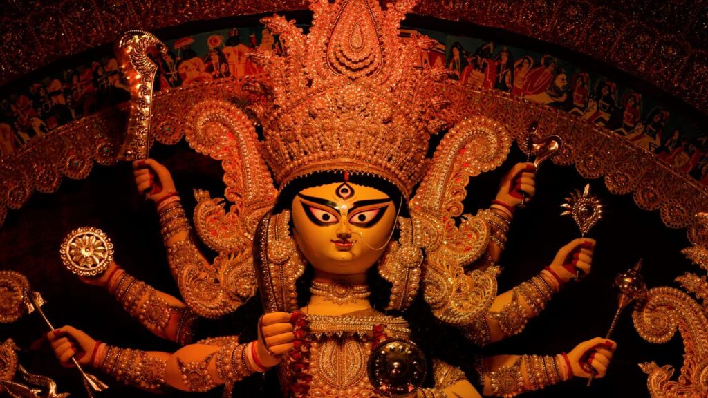 इस बार शारदीय नवरात्रि 22 सितंबर से शुरू होकर 1 अक्टूबर तक मनाई जाएगी. चतुर्थी तिथि में वृद्धि होने के कारण यह नवरात्रि नौ की जगह पूरे 10 दिनों तक चलेगी, जो भक्तों के लिए बेहद शुभ मानी जा रही है. इस बार शारदीय नवरात्रि 22 सितंबर से शुरू होकर 1 अक्टूबर तक मनाई जाएगी. चतुर्थी तिथि में वृद्धि होने के कारण यह नवरात्रि नौ की जगह पूरे 10 दिनों तक चलेगी, जो भक्तों के लिए बेहद शुभ मानी जा रही है.