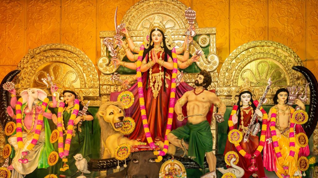 नवरात्रि साल में चार बार मनाई जाती है, लेकिन चैत्र और आश्विन माह की नवरात्रि सबसे प्रसिद्ध मानी जाती हैं. इस साल शारदीय नवरात्रि 22 सितंबर से 2 अक्टूबर 2025 तक रहेगी. नवरात्रि साल में चार बार मनाई जाती है, लेकिन चैत्र और आश्विन माह की नवरात्रि सबसे प्रसिद्ध मानी जाती हैं. इस साल शारदीय नवरात्रि 22 सितंबर से 2 अक्टूबर 2025 तक रहेगी.