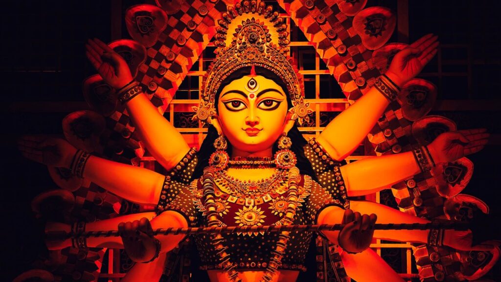 इन नौ दिनों और रातों में मां दुर्गा के अलग-अलग स्वरूप की पूजा होती है. भक्त उपवास रखते हैं, कीर्तन करते हैं और मां को प्रसन्न करने के लिए विशेष अनुष्ठान करते हैं. इन नौ दिनों और रातों में मां दुर्गा के अलग-अलग स्वरूप की पूजा होती है. भक्त उपवास रखते हैं, कीर्तन करते हैं और मां को प्रसन्न करने के लिए विशेष अनुष्ठान करते हैं.