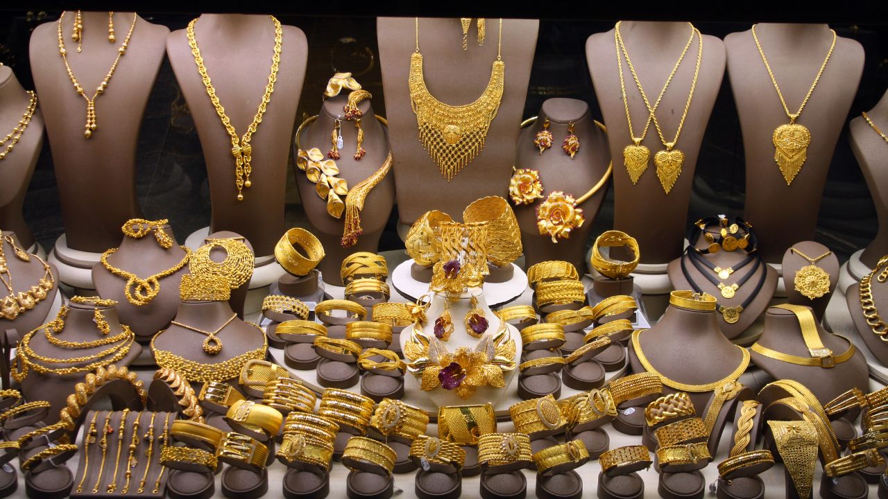 दिवाली से पहले सोने-चांदी में बंपर उछाल! ₹1.60 लाख तक पहुंच सकते हैं दाम, जानें कब करें खरीदारी वरना होगा पछतावा