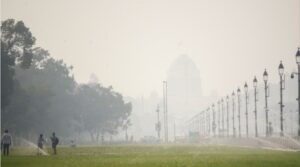 दीवाली पर दिल्ली-एनसीआर में छाई धुंध, हवा बेहद खतरनाक स्तर पर.. ग्रैप-2 लागू, अलर्ट जारी दीवाली पर दिल्ली-एनसीआर में छाई धुंध, हवा बेहद खतरनाक स्तर पर.. ग्रैप-2 लागू, अलर्ट जारी
