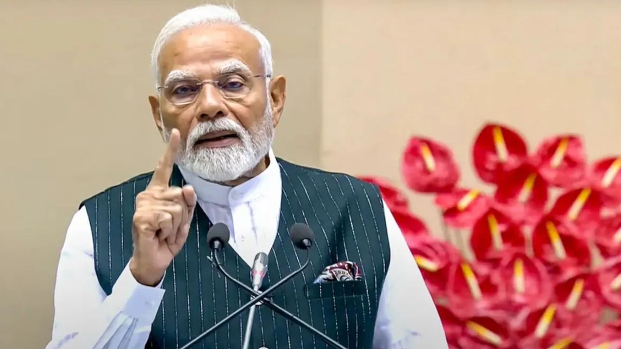 महाराष्ट्र दौरे पर किसानों को राहत पैकेज देंगे पीएम मोदी, 60 लाख हेक्टेयर चौपट फसलों की भरपाई होगी