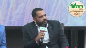 2 करोड़ की नौकरी छोड़ 6 गायों से शुरू किया सफर, आज 200 गायों का सफल डेयरी फार्म 2 करोड़ की नौकरी छोड़ 6 गायों से शुरू किया सफर, आज 200 गायों का सफल डेयरी फार्म