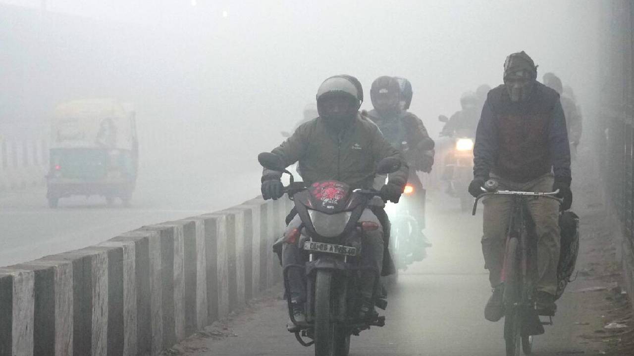 बिहार-यूपी में हड्डियां जमाने वाली ठंड तो तमिलनाडु में भारी बारिश, IMD ने जारी किया अलर्ट