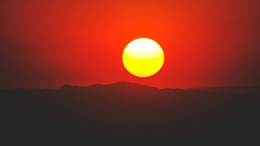 Februray 2025 Horoscope: फरवरी 2026 में सूर्य ग्रह की चाल असामान्य रहने वाली है, क्योंकि इस दौरान सूर्य तीन बार अपनी स्थिति बदलेंगे. राशि परिवर्तन के साथ-साथ नक्षत्र गोचर भी होगा, जिससे इसका असर सामान्य से कहीं ज्यादा गहरा और असरदार माना जा रहा है. Februray 2025 Horoscope: फरवरी 2026 में सूर्य ग्रह की चाल असामान्य रहने वाली है, क्योंकि इस दौरान सूर्य तीन बार अपनी स्थिति बदलेंगे. राशि परिवर्तन के साथ-साथ नक्षत्र गोचर भी होगा, जिससे इसका असर सामान्य से कहीं ज्यादा गहरा और असरदार माना जा रहा है.