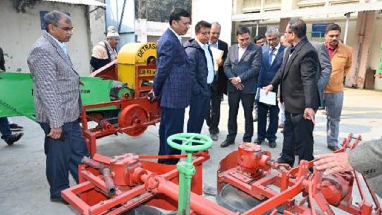 गन्ना किसानों के लिए ICAR ने बनाया खास हार्वेस्टर, कटाई-छंटाई और ढुलाई सभी काम करेगा