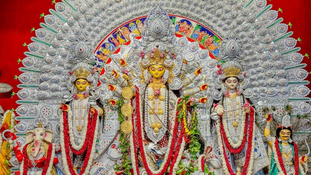 इस साल रामनवमी 26 मार्च को पड़ रही है, जो नवरात्रि के आठवें दिन आती है. इस दिन भगवान राम के जन्मोत्सव के रूप में विशेष पूजा और धार्मिक कार्यक्रम आयोजित किए जाते हैं. इस साल रामनवमी 26 मार्च को पड़ रही है, जो नवरात्रि के आठवें दिन आती है. इस दिन भगवान राम के जन्मोत्सव के रूप में विशेष पूजा और धार्मिक कार्यक्रम आयोजित किए जाते हैं.