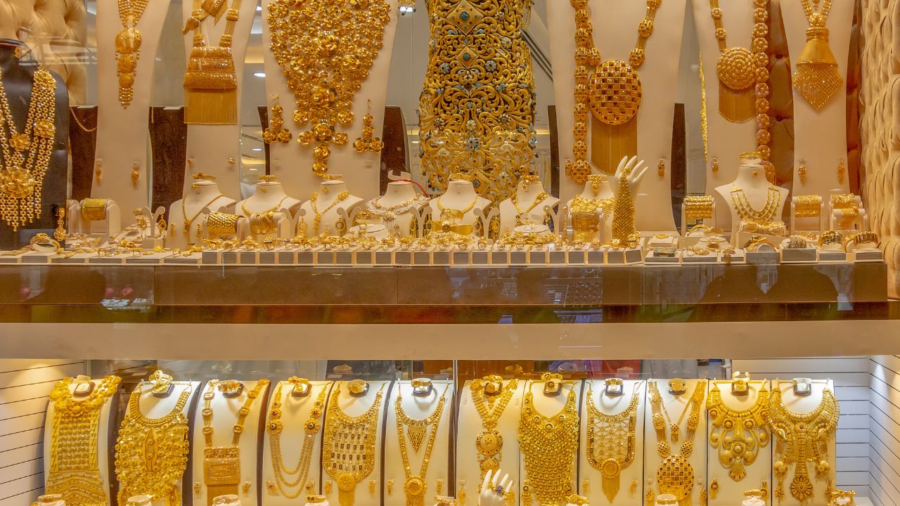 Gold Rate: सोना-चांदी के दामों में बड़ा खेल! मुंबई से चेन्नई तक कीमतों में भारी अंतर, जानें अपने शहर का भाव
