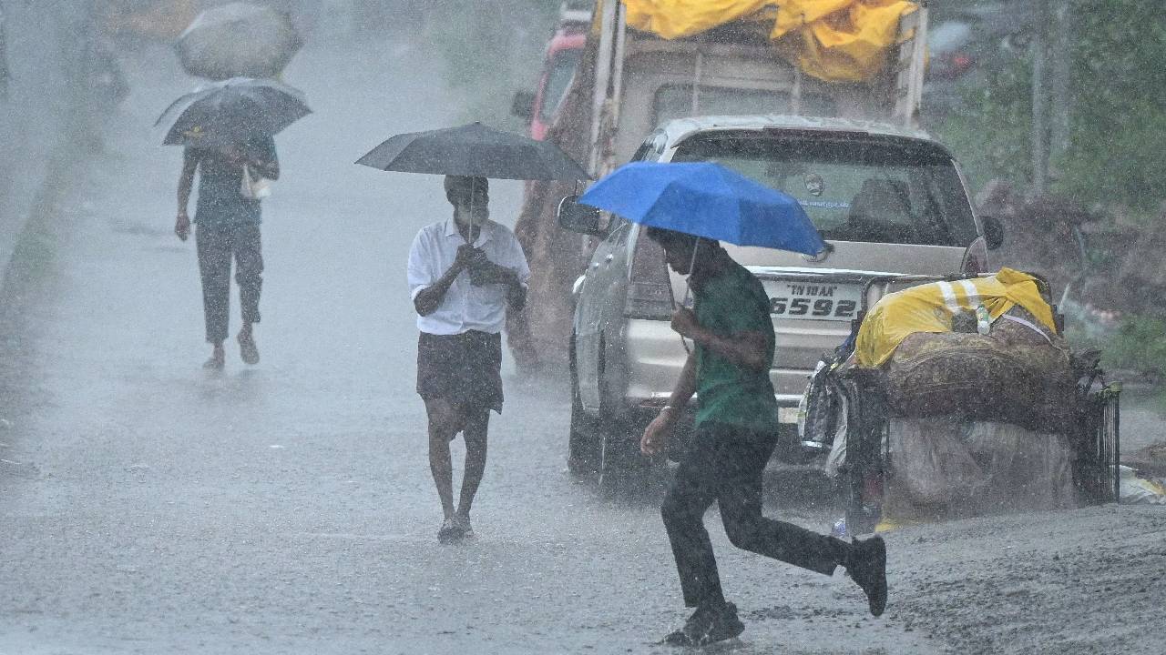 IMD का बड़ा अलर्ट: 60 किमी की रफ्तार से चलेंगी हवाएं, कई राज्यों में भारी बारिश की चेतावनी