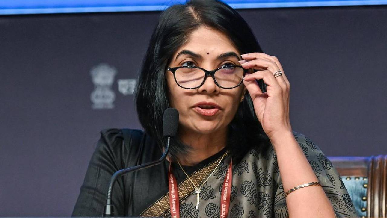 महंगाई पर सरकार की सख्ती: गेहूं-चावल का भरपूर स्टॉक, जमाखोरी- कालाबाजारी पर कड़ा एक्शन