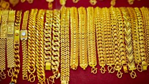 Gold Rate: सोना-चांदी हुआ सस्ता, निवेशकों के लिए खरीदारी का मौका, जानें आपके शहर में क्या है नया भाव