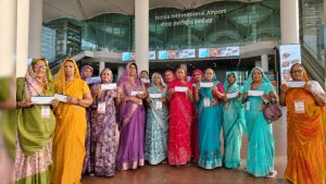 Jewar Airport: जमीन दी, अब हवाई सफर किया! जेवर एयरपोर्ट की पहली फ्लाइट में उड़े 172 किसान Jewar Airport: जमीन दी, अब हवाई सफर किया! जेवर एयरपोर्ट की पहली फ्लाइट में उड़े 172 किसान