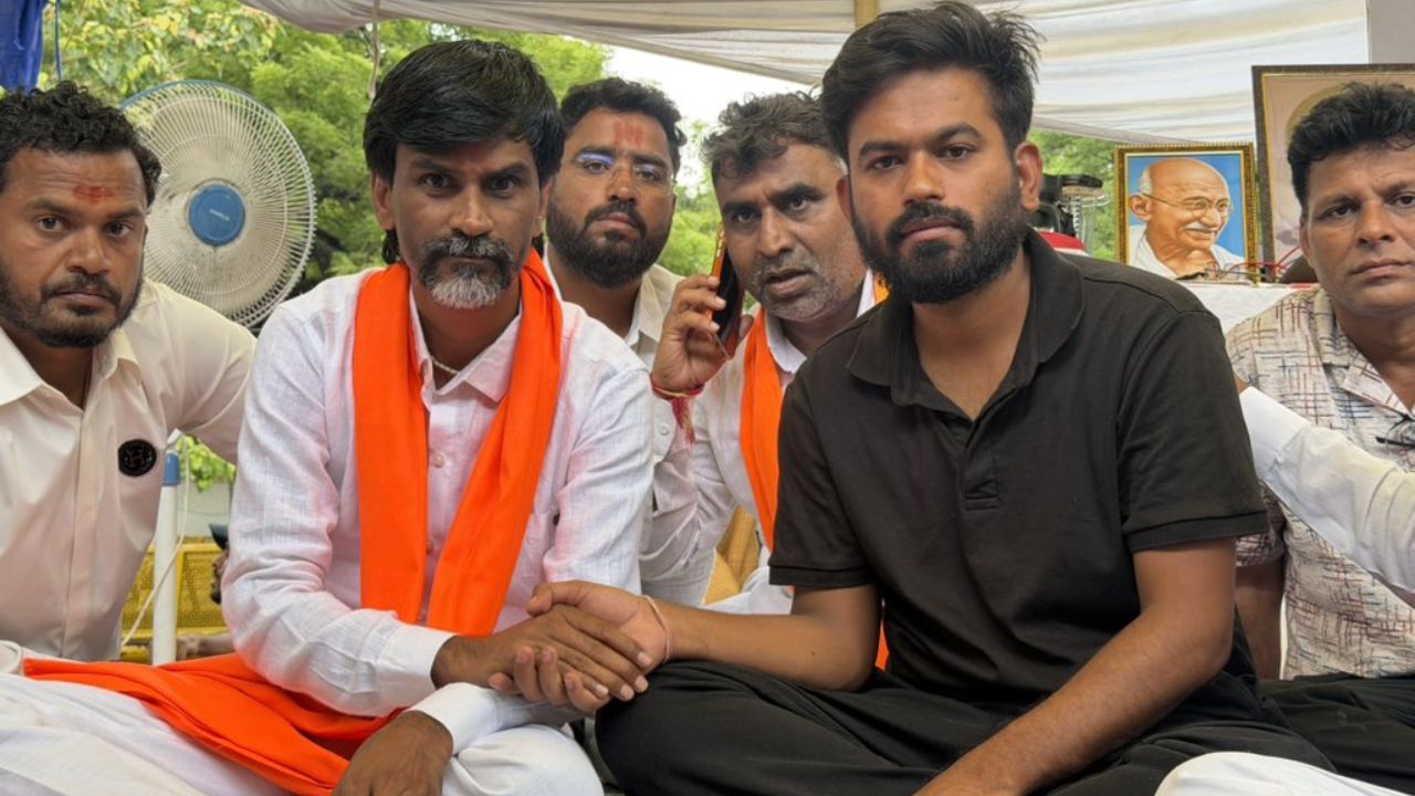 Cjp Protest Against Neet Paper Leak Ongoing For 30 Days Gaining Further Momentum Farmer Leader Manoj Jarange Extend Support Also Inc Sp