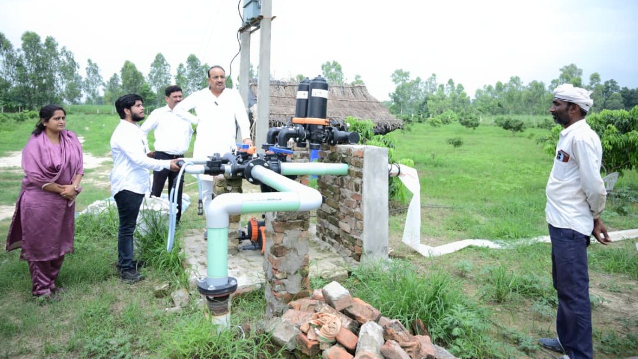 Up Horticulture Minister Dinesh Pratap Singh Said Drip Irrigation Reduced Water Costs In Litchi Cultivation Saving Farmers Time And Money