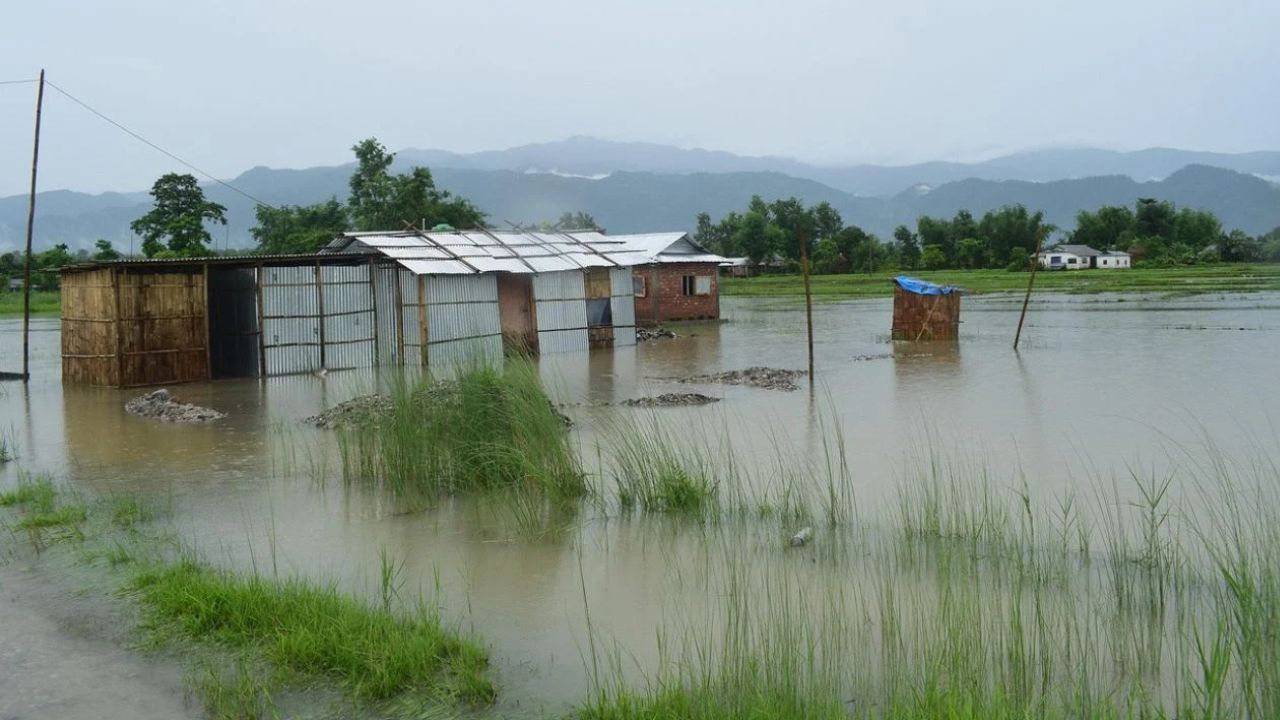 Imd Issues Alert Heavy Rain Likely In 17 States 25th July Weather Update Strong Winds