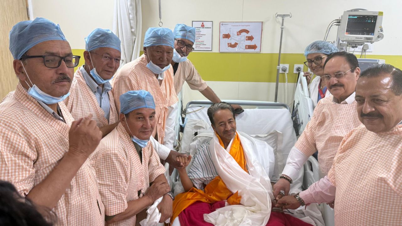 Sonam Wangchuk Breaks His Fast After Meeting Jp Nadda And Jitendra Singh