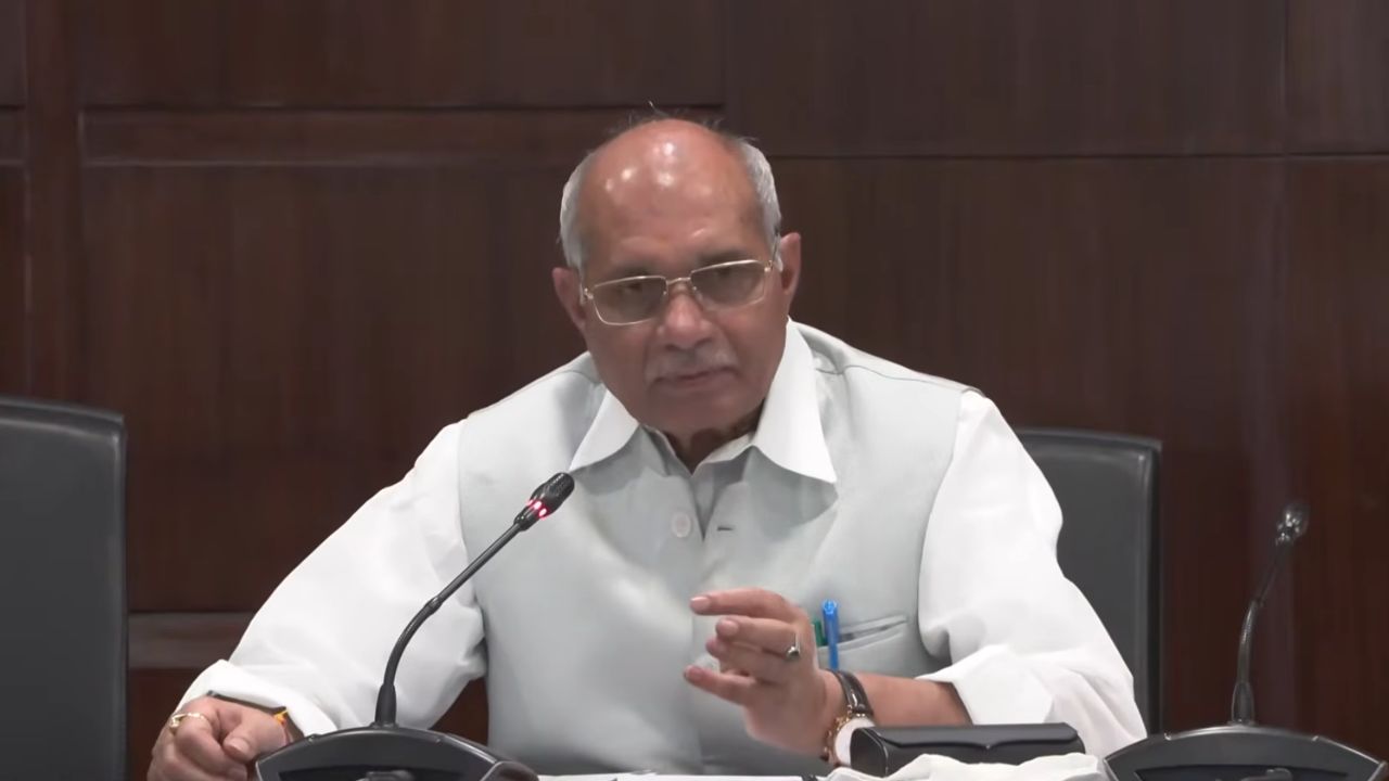 Yogi Cabinet Big Decision Gaushala 8 Crore Daily Livestock Insurance Approval