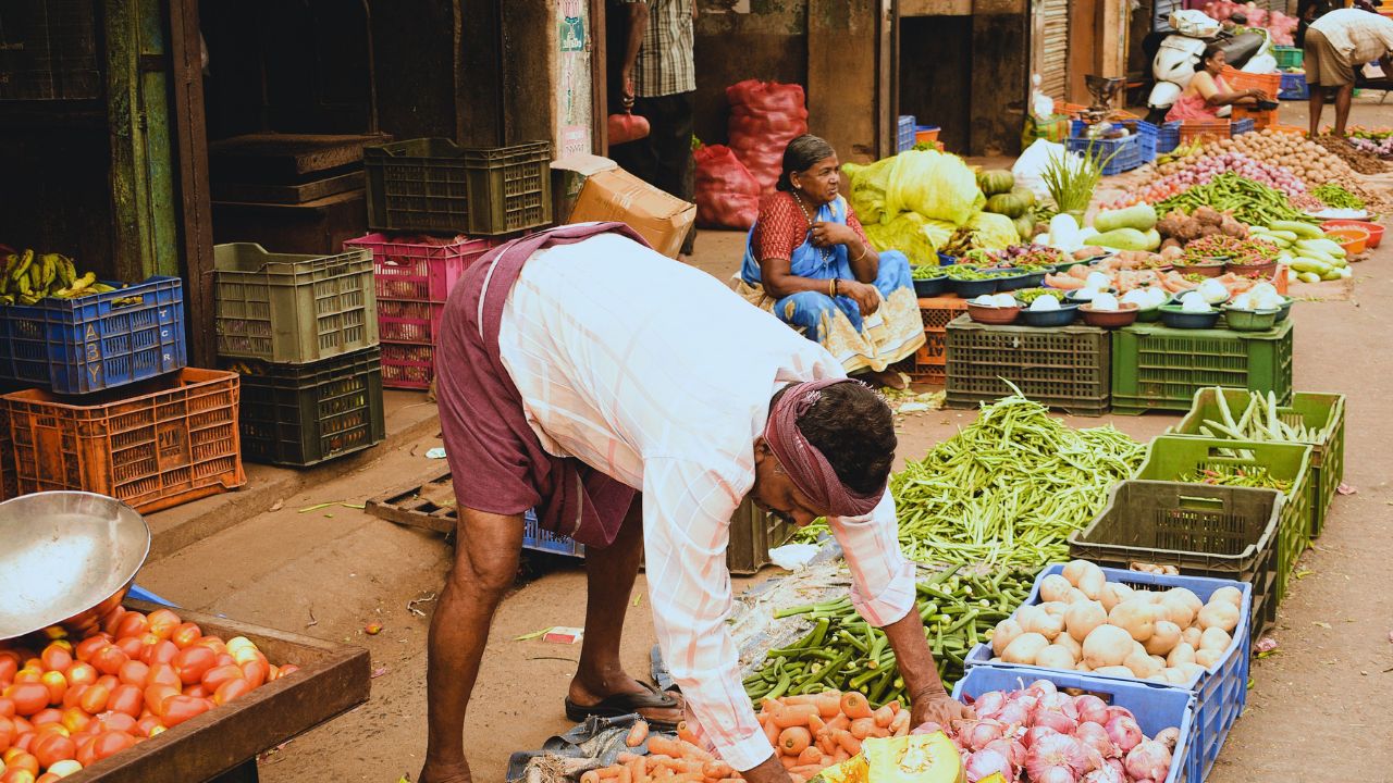 Vegetables Are Expensive In Mumbai Prices Have Risen By Up To 50 Percent Beans Rate Rs 200 Per Kg