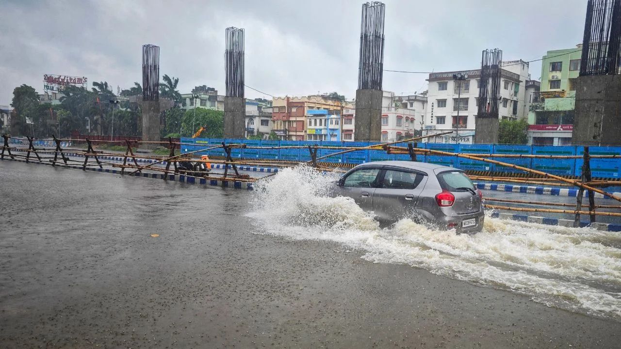 Imd Issues Alert Heavy Rain Expected In 13 States Weather Update July 8