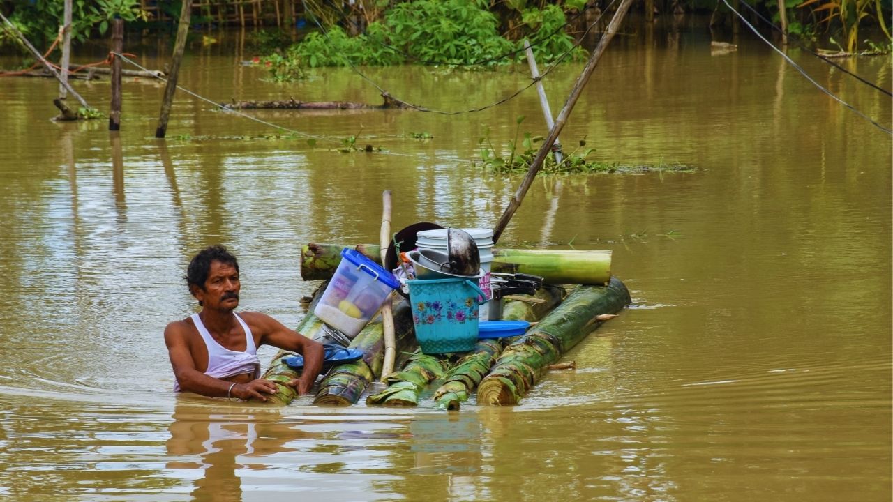 Assam Flood Situtaion Improves As Number Of Affected People Dips To 178000 7 Districts On Alert