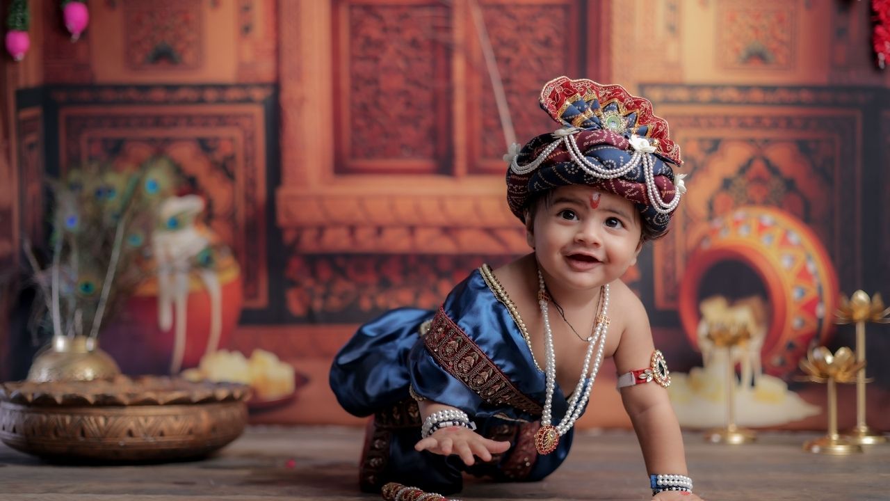 4 या 5 सितंबर, कब मनाई जाएगी श्रीकृष्ण जन्माष्टमी.. जानें निशीथ पूजा से व्रत पारण तक का पूरा समय 4 या 5 सितंबर, कब मनाई जाएगी श्रीकृष्ण जन्माष्टमी.. जानें निशीथ पूजा से व्रत पारण तक का पूरा समय
