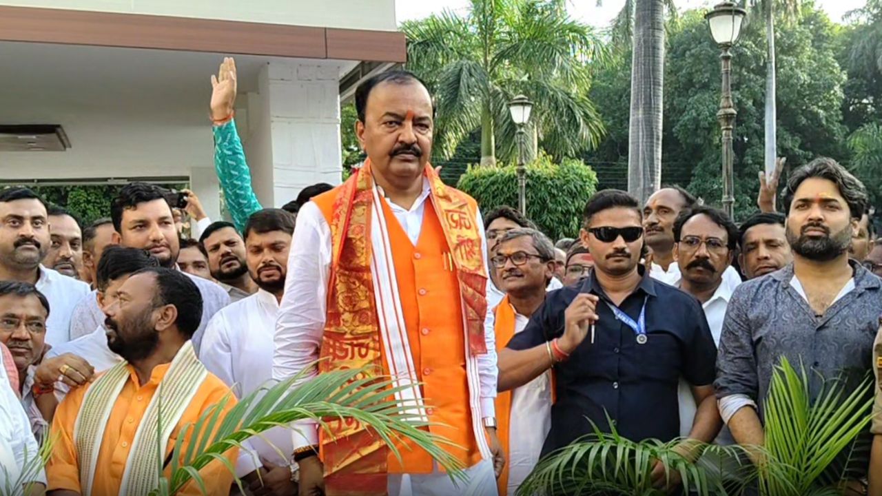 यूपी में बाढ़ से 17,428 हेक्टेयर में फसलें बर्बाद, 22 हजार रुपये प्रति हेक्टेयर मुआवजा देने की तैयारी यूपी में बाढ़ से 17,428 हेक्टेयर में फसलें बर्बाद, 22 हजार रुपये प्रति हेक्टेयर मुआवजा देने की तैयारी