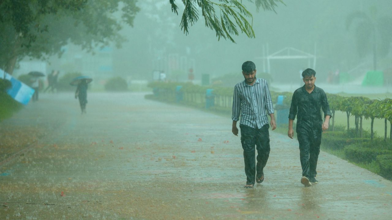 Weather Update Rain Alert In Several Areas Including Delhi Ncr Thunderstorms And Lightning Expected On September 15