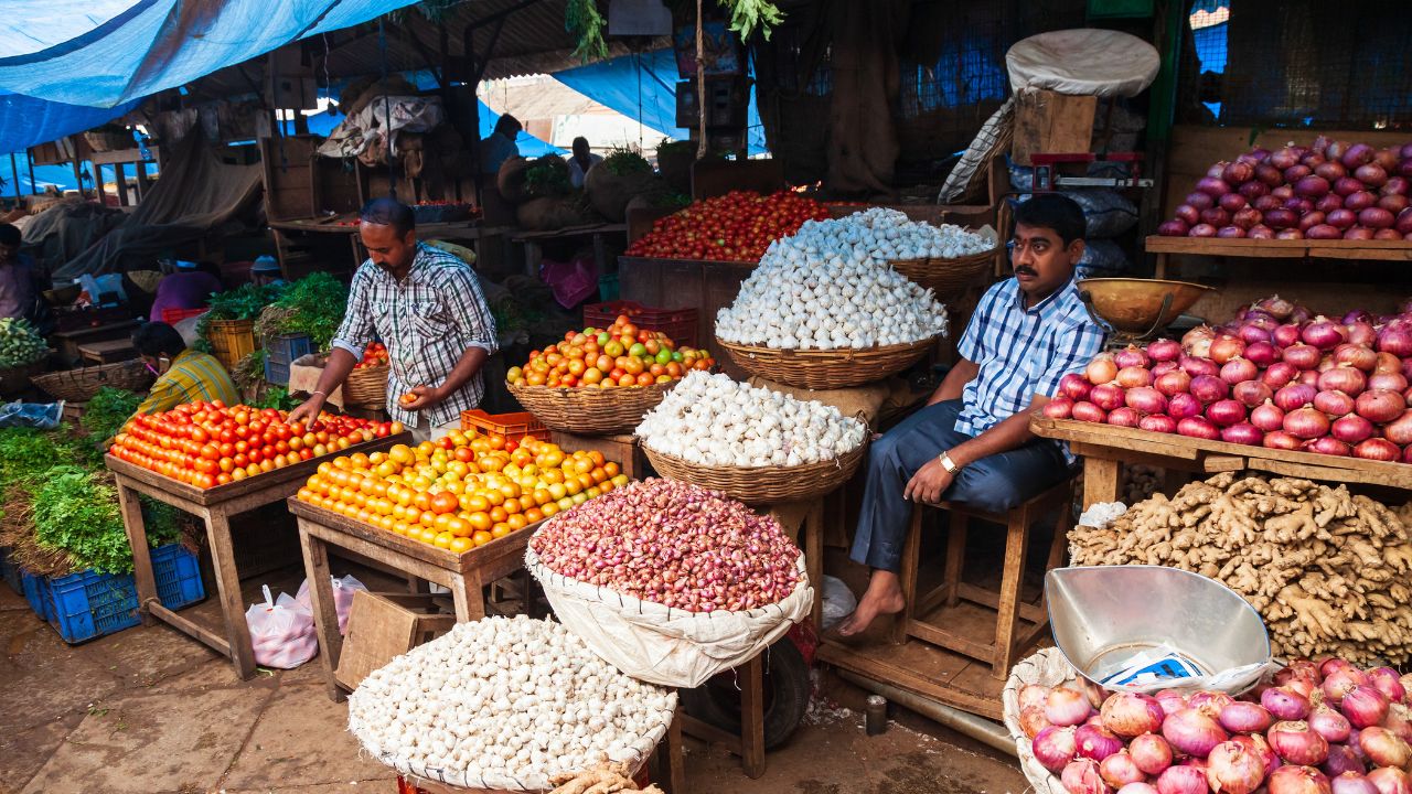Tamil Nadu Madurai District People Demanded Increase Onions Supply At Pds Shops